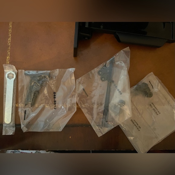 Peerless-AV Full-Motion TV Wall Mount - Picture 4 of 4